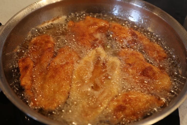 rántott hús, mol, használt sütőolaj,