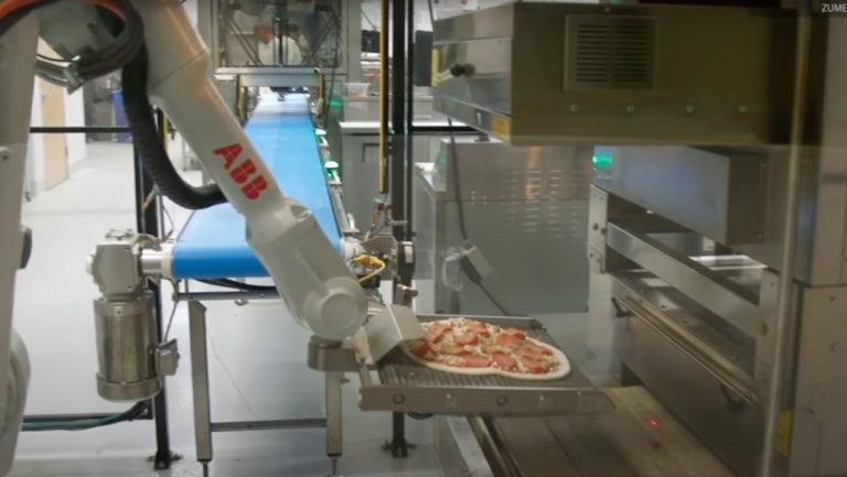 robotizált pizzakiszállító